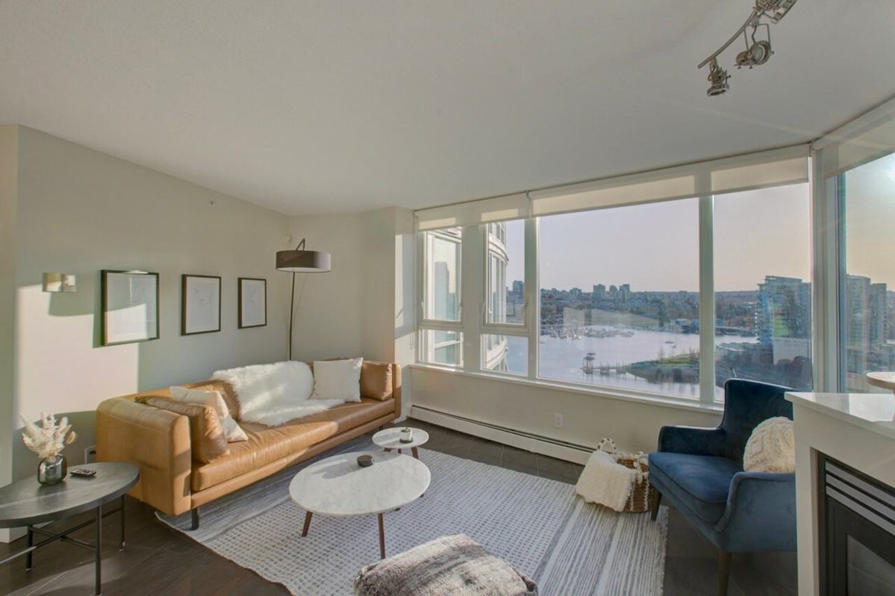 1383 Marinaside Cres #1345532P - Photo 7 of 40