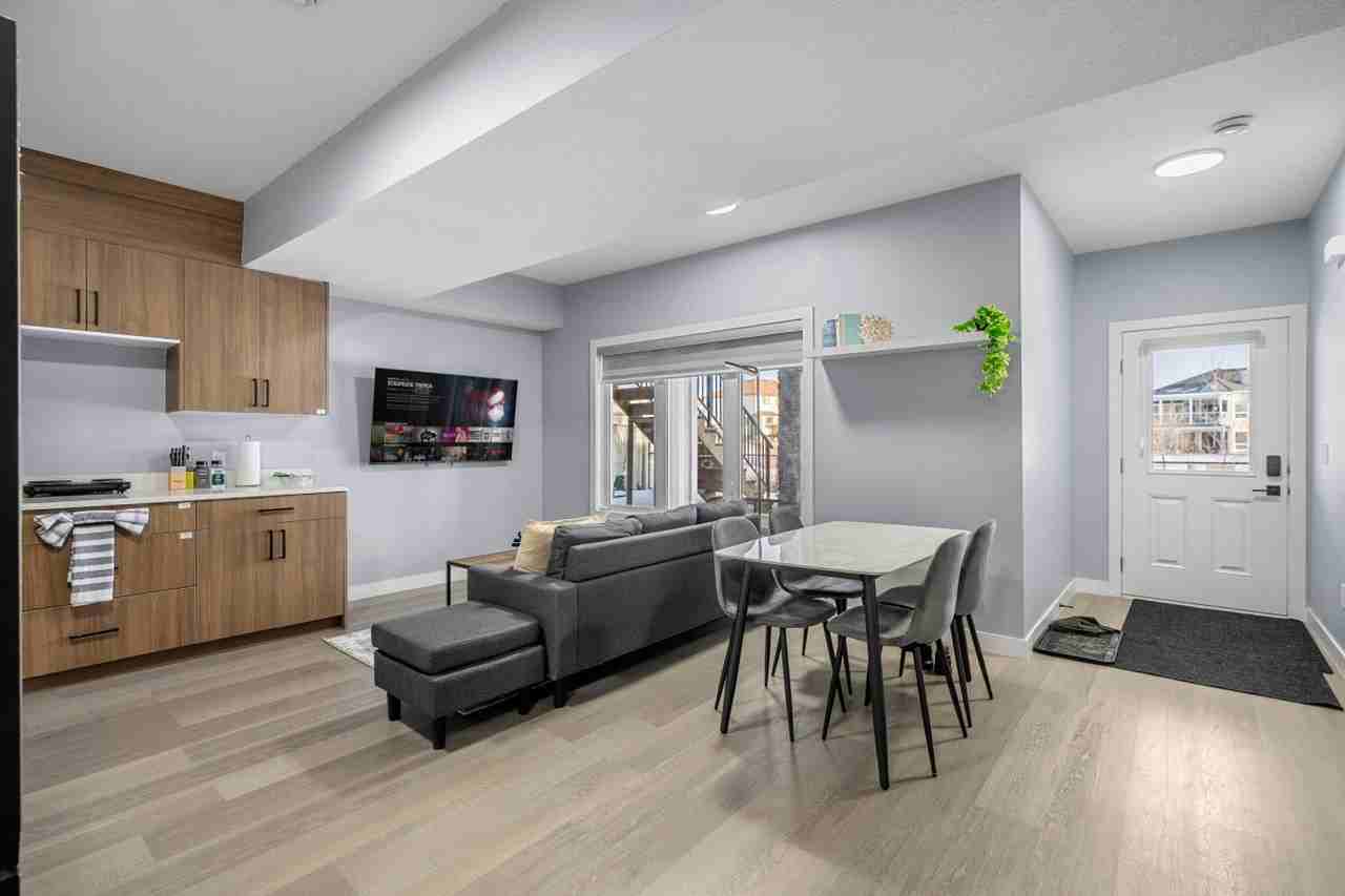 142 Canoe Cres Sw #1386563P - Photo 4 of 29