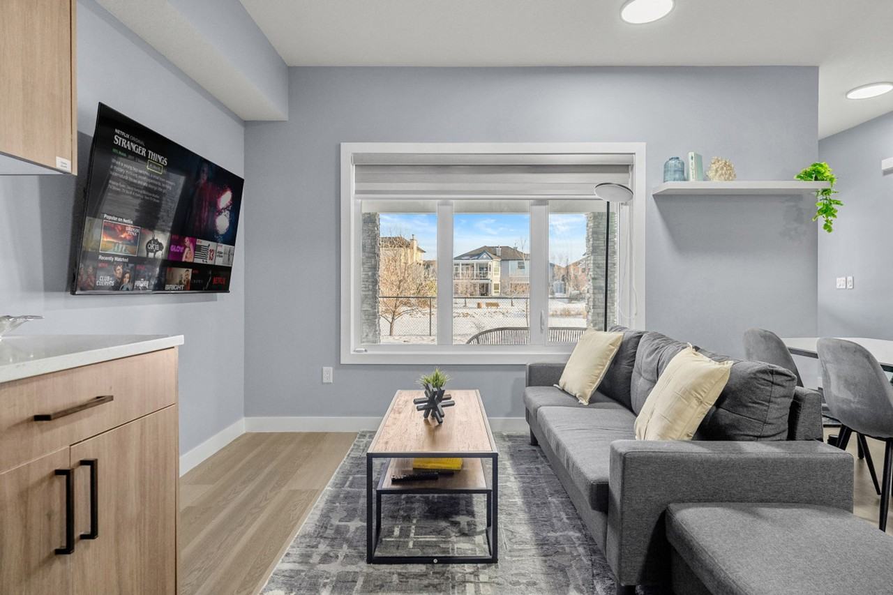 142 Canoe Cres Sw #1386563P - Photo 6 of 29