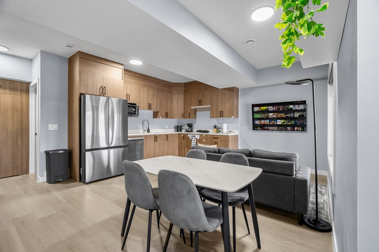 142 Canoe Cres Sw #1386563P - Photo 7 of 29