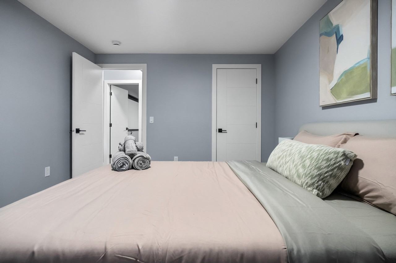 142 Canoe Cres Sw #1386563P - Photo 7 of 29