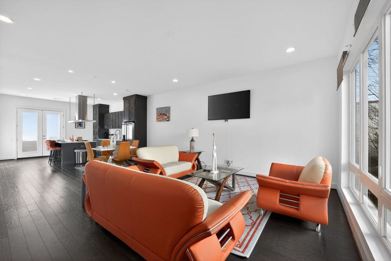 1680 Memorial Dr Se #1388269P - Photo 2 of 45