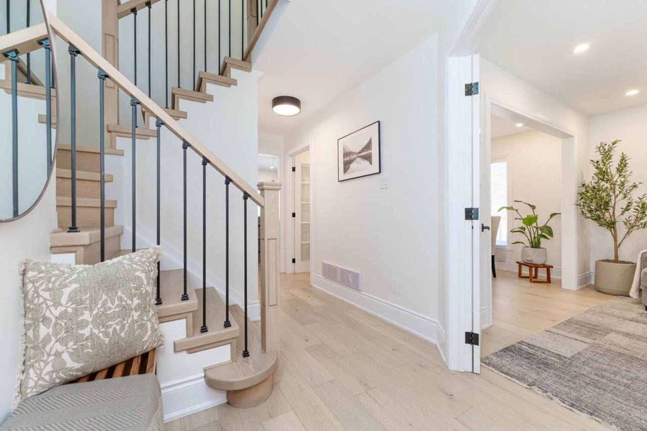 54 Glenmanor Drive - Photo 2 of 25