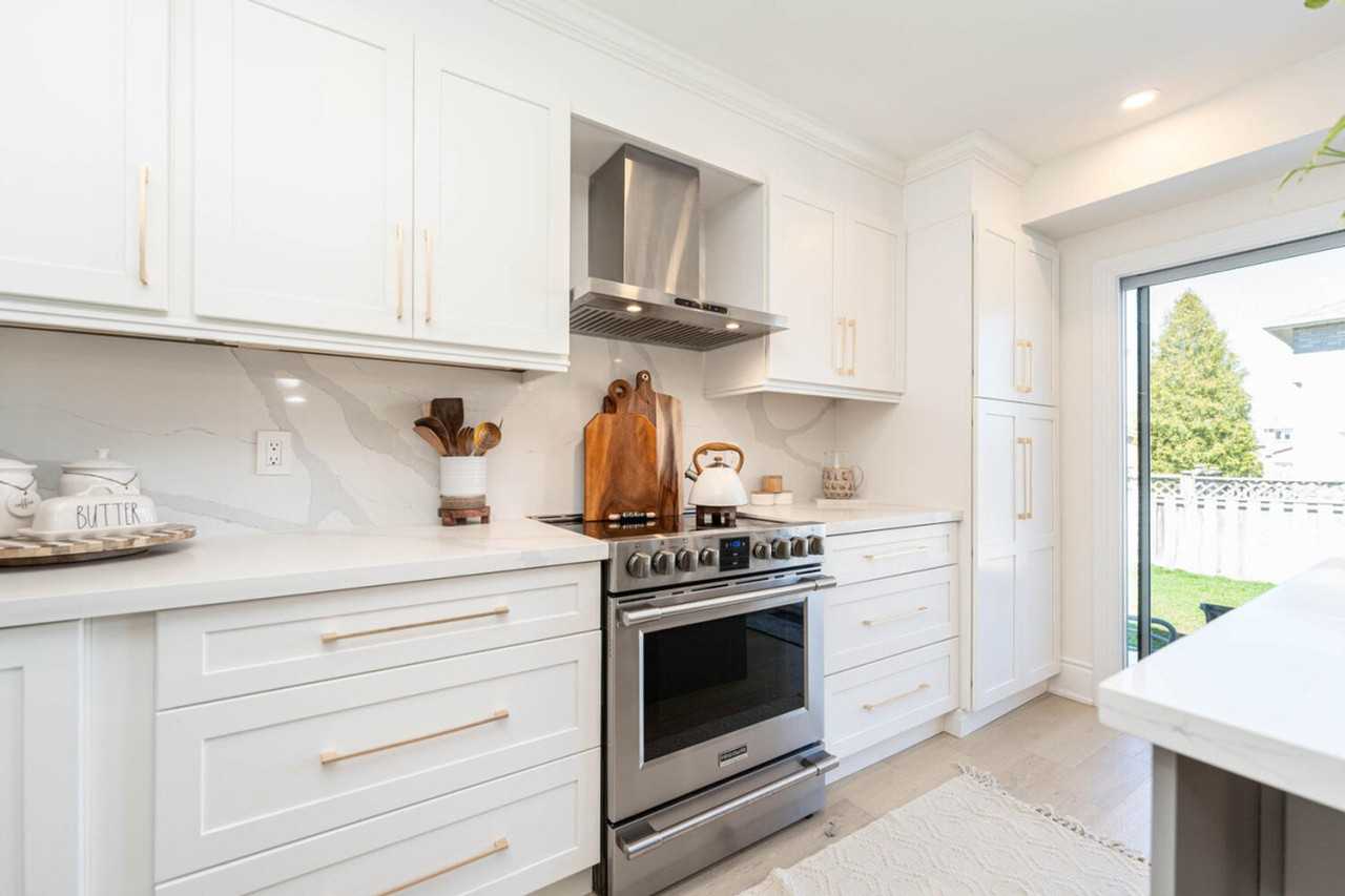 54 Glenmanor Drive - Photo 6 of 25