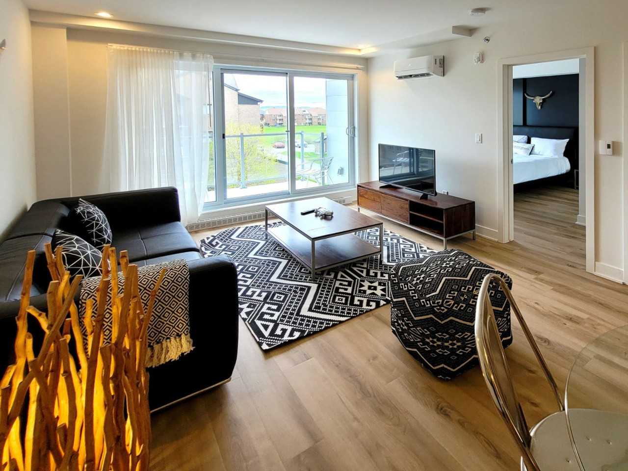 3000 Av Colomb #1222974P - Photo 2 of 26