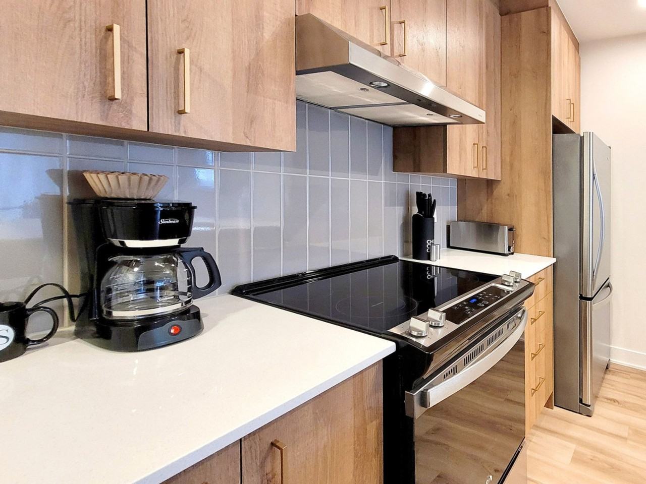 3000 Av Colomb #1222974P - Photo 6 of 26