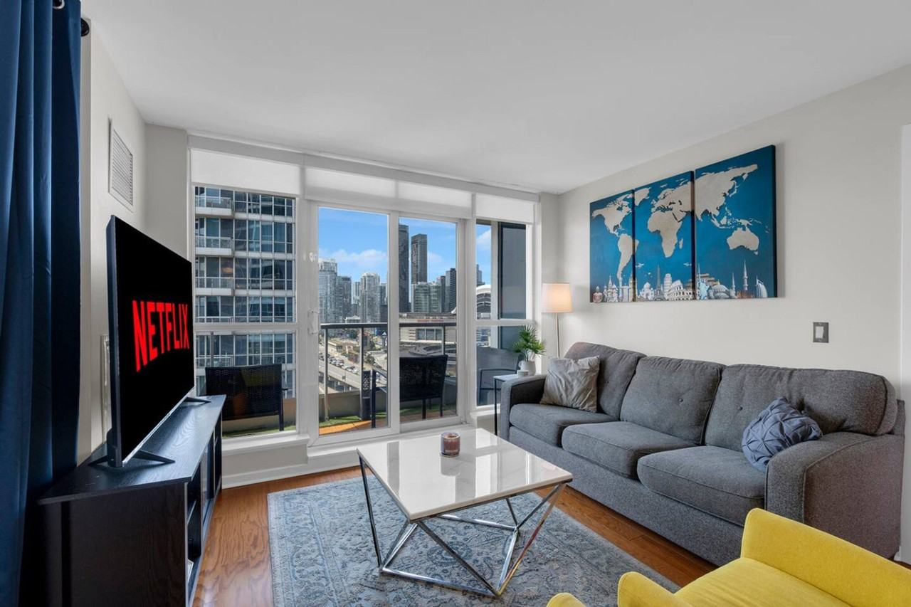 208 Queens Quay W #1403804P - Photo 6 of 37