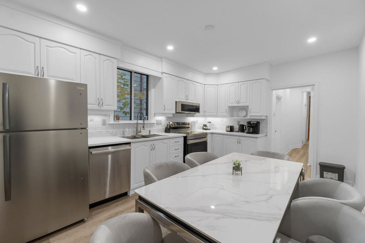 77 Montrose Ave #1403774P - Photo 2 of 31