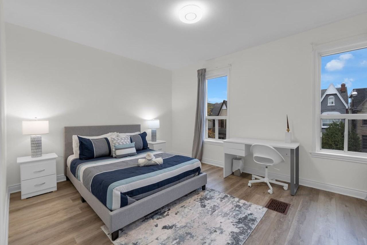 77 Montrose Ave #1403774P - Photo 3 of 31