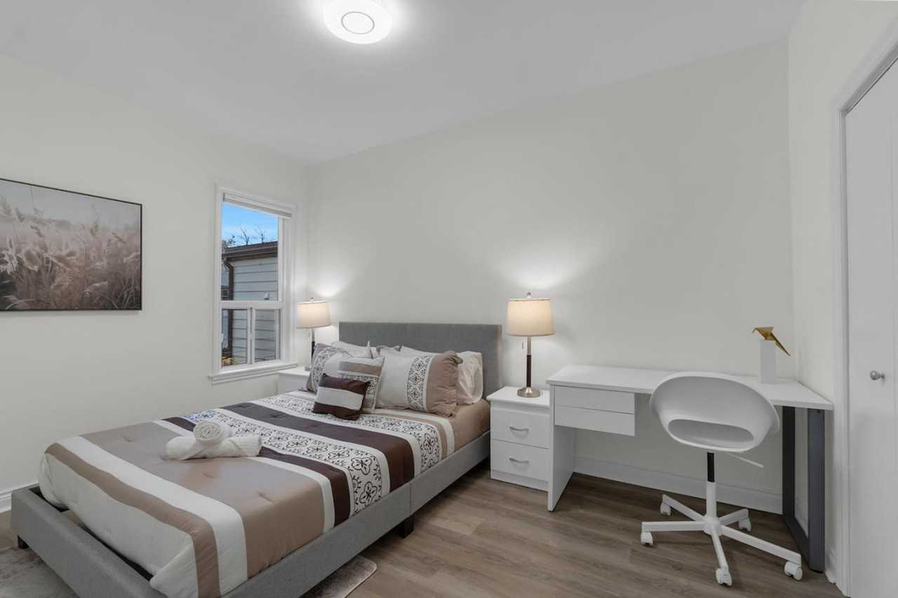 77 Montrose Ave #1403774P - Photo 4 of 31