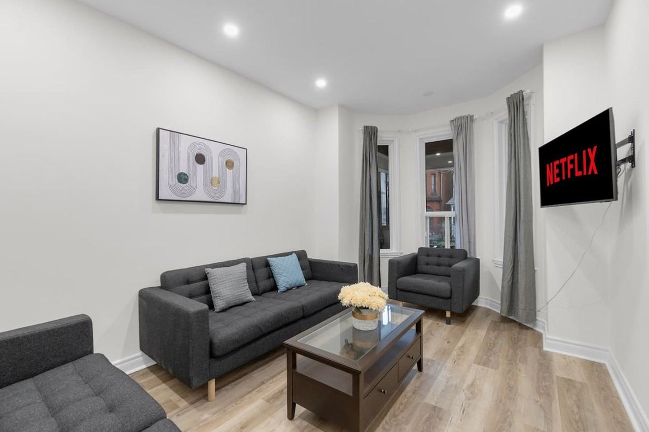 77 Montrose Ave #1403774P - Photo 5 of 31