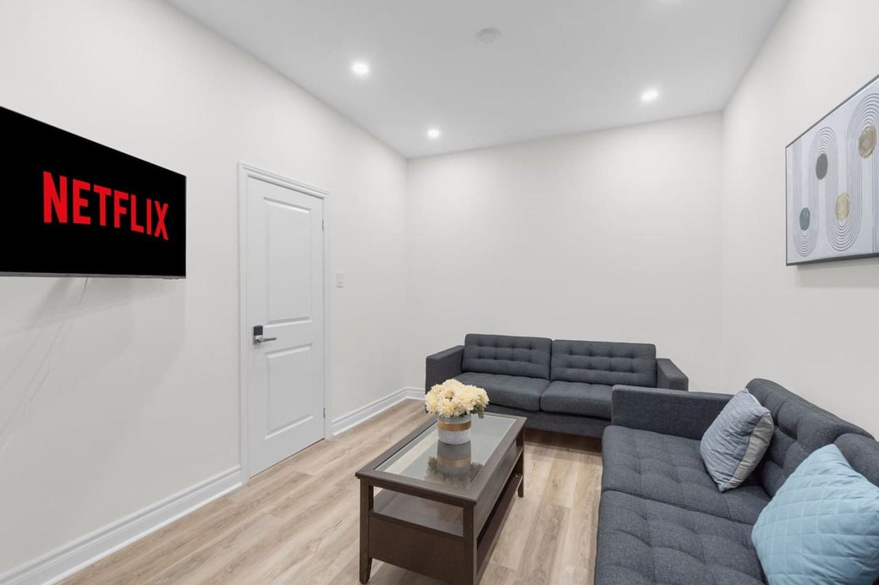 77 Montrose Ave #1403774P - Photo 6 of 31