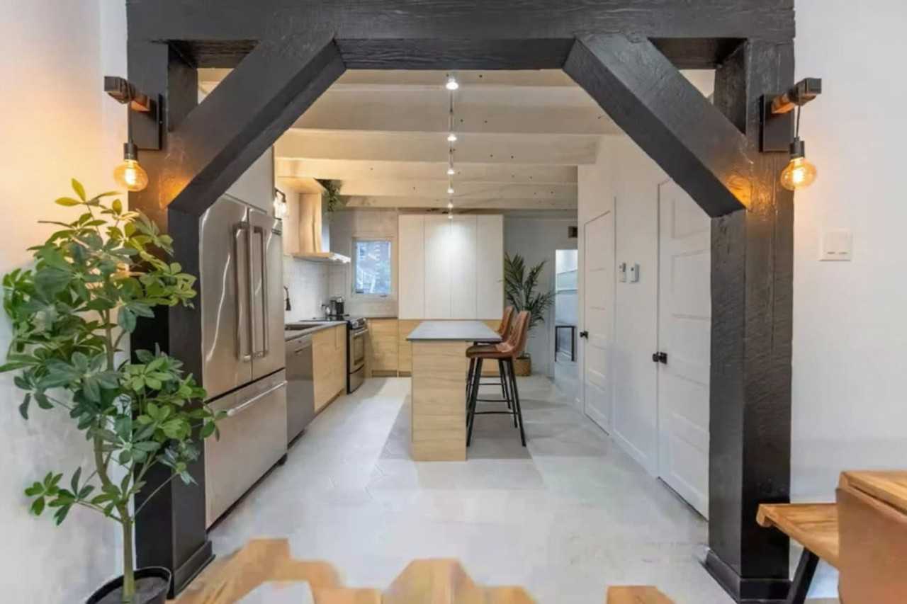 8819 Rue Lajeunesse #1422098P - Photo 2 of 32