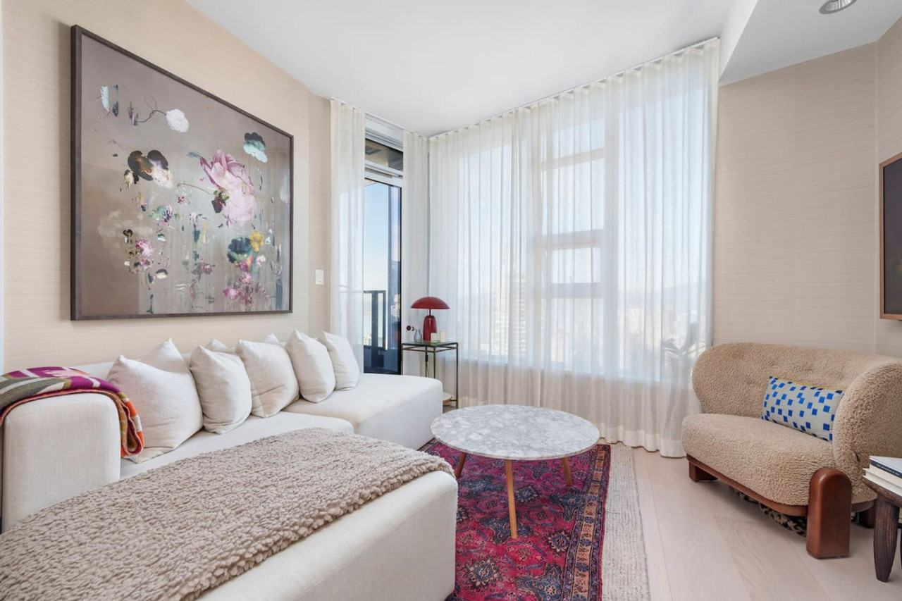 1289 Hornby St #1431204P - Photo 2 of 24