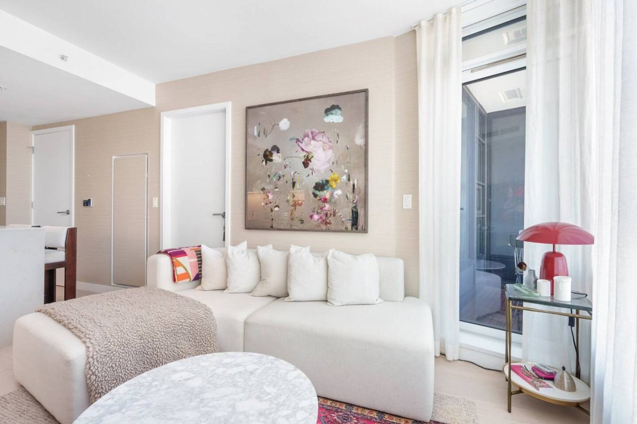 1289 Hornby St #1431204P - Photo 5 of 24