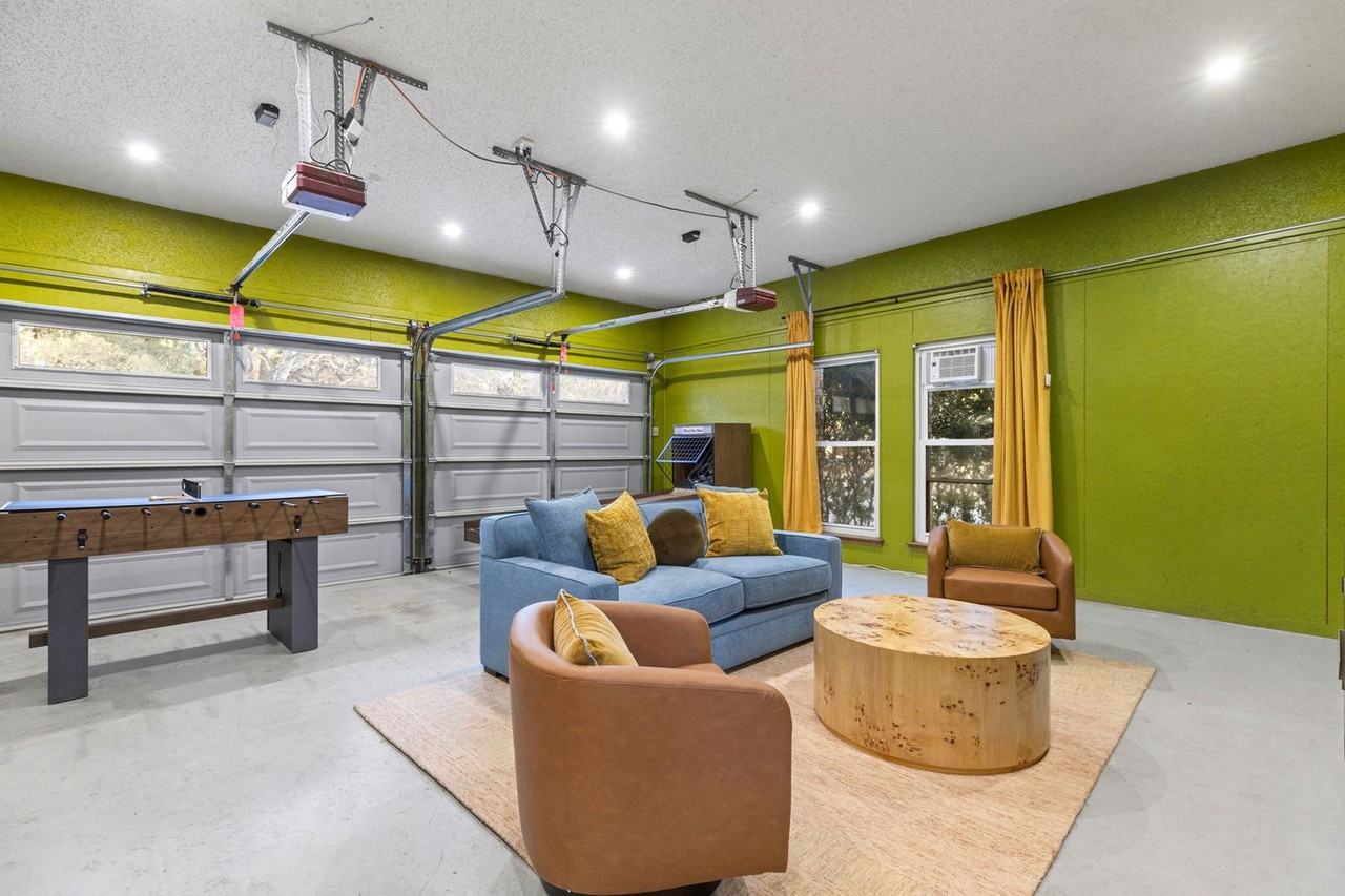 326 Whisper Wood Ln #1436145P - Photo 2 of 33