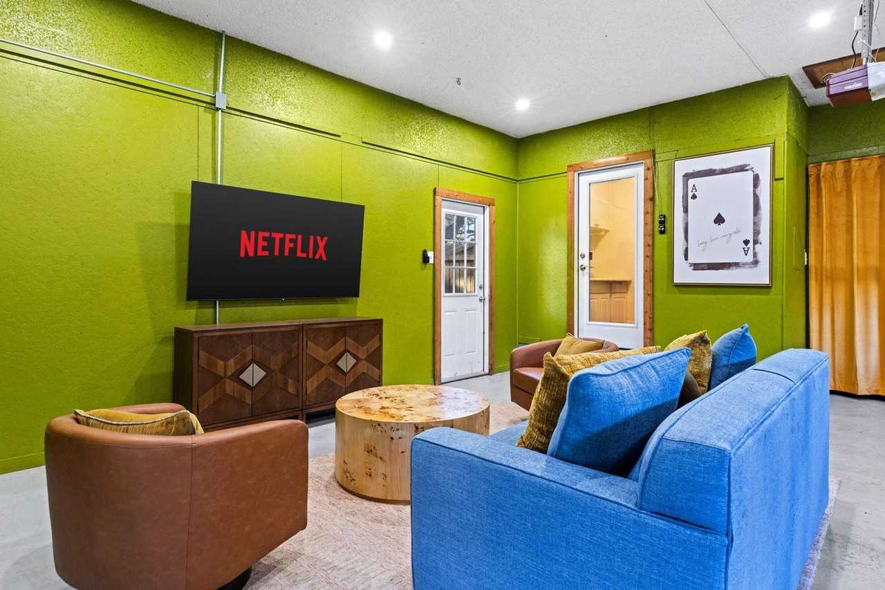 326 Whisper Wood Ln #1436145P - Photo 3 of 33