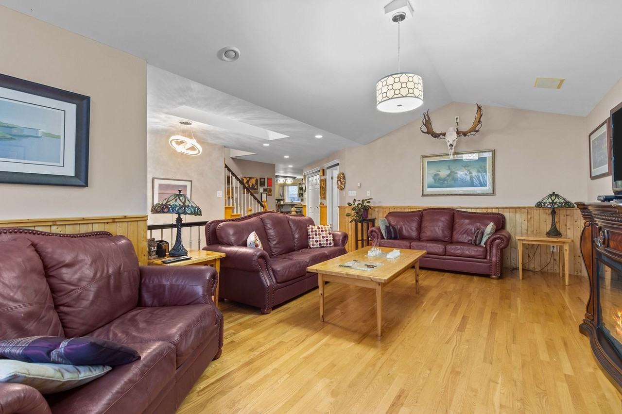 17 Stanleys Rd #1438801P - Photo 2 of 25