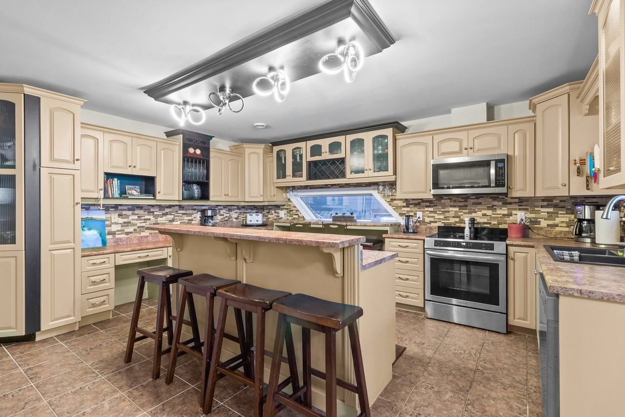 17 Stanleys Rd #1438801P - Photo 3 of 25