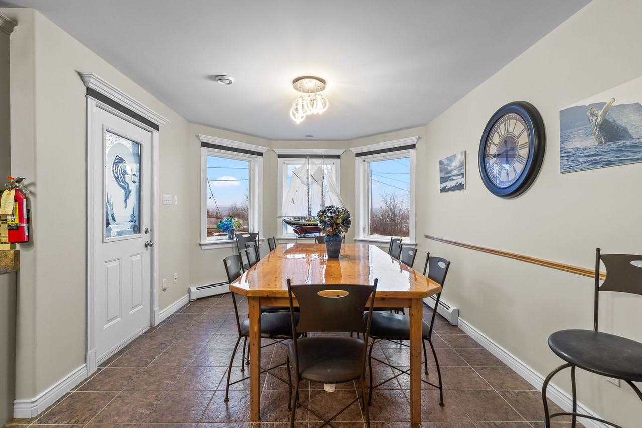 17 Stanleys Rd #1438801P - Photo 6 of 25