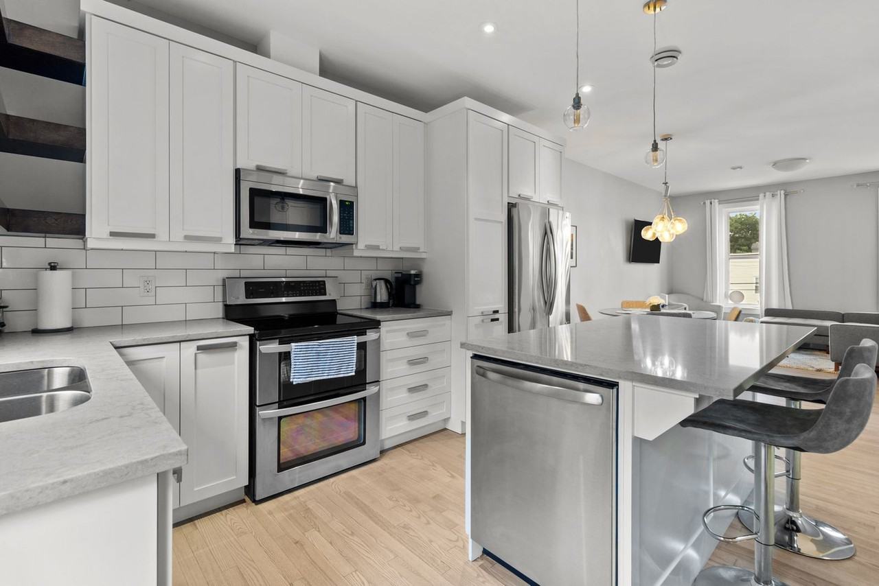 52 Pennywell Rd #1438831P - Photo 4 of 24