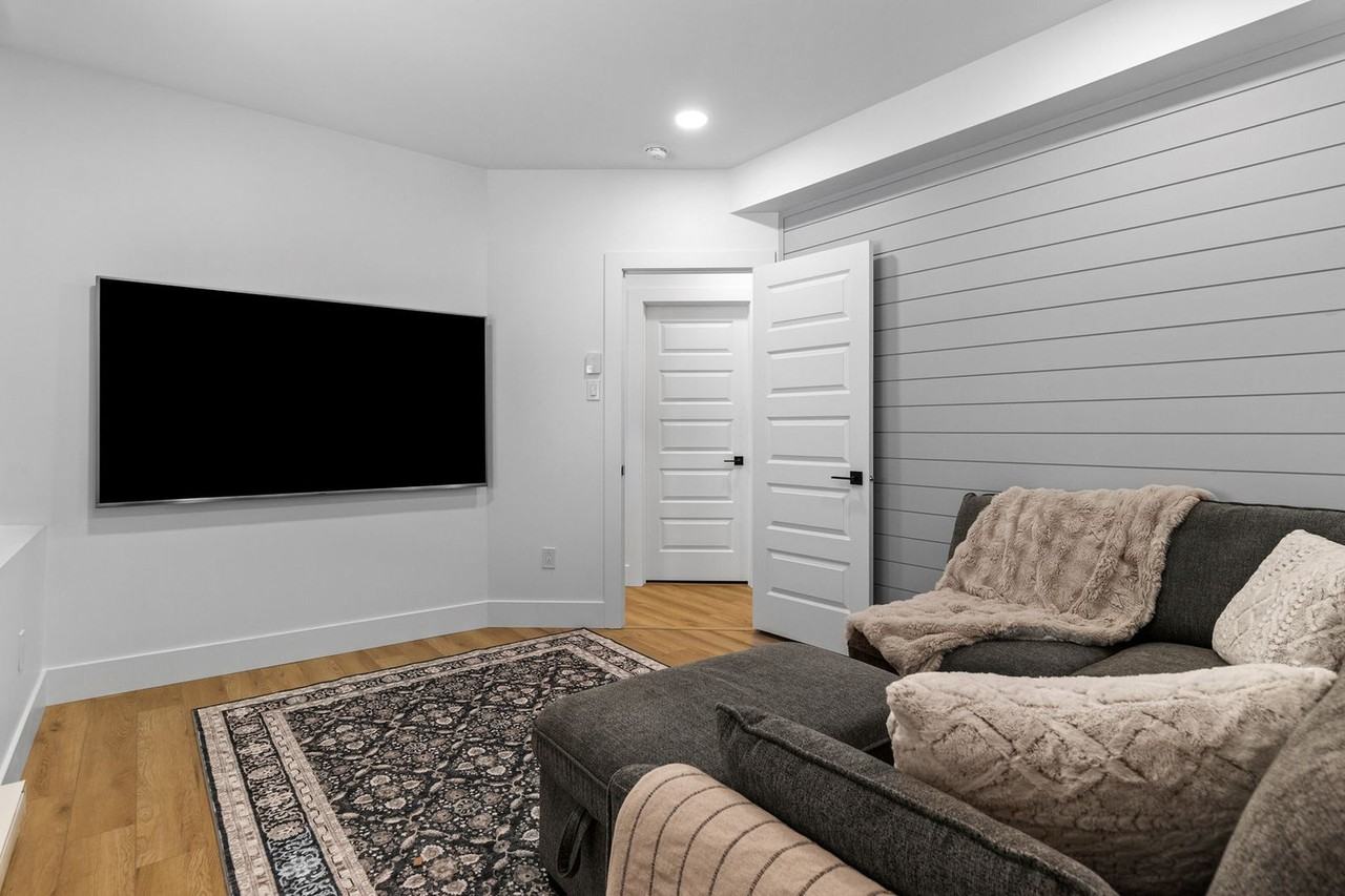 54 Old Flatrock Rd #1438838P - Photo 3 of 50