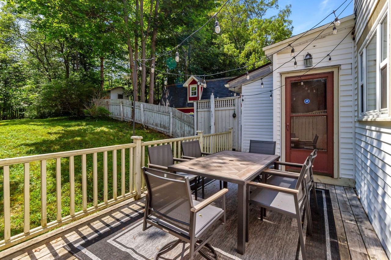 9 Leslie St #1438847P - Photo 6 of 37