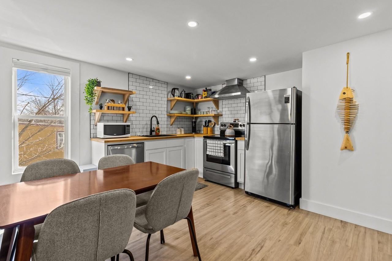 110 Queen'S Rd #1438812P - Photo 6 of 37