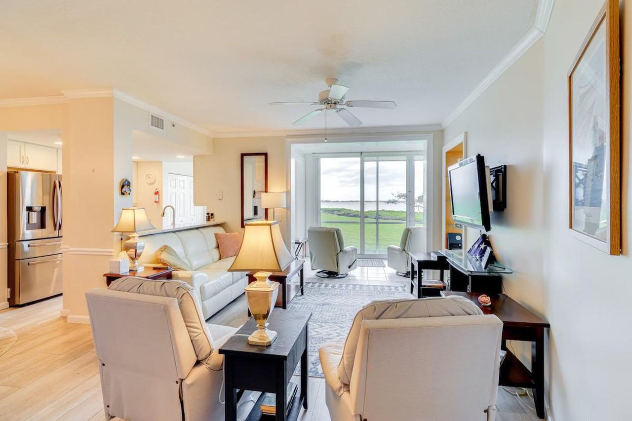 5799 Ne Island Cove Way #1385725P - Photo 3 of 33