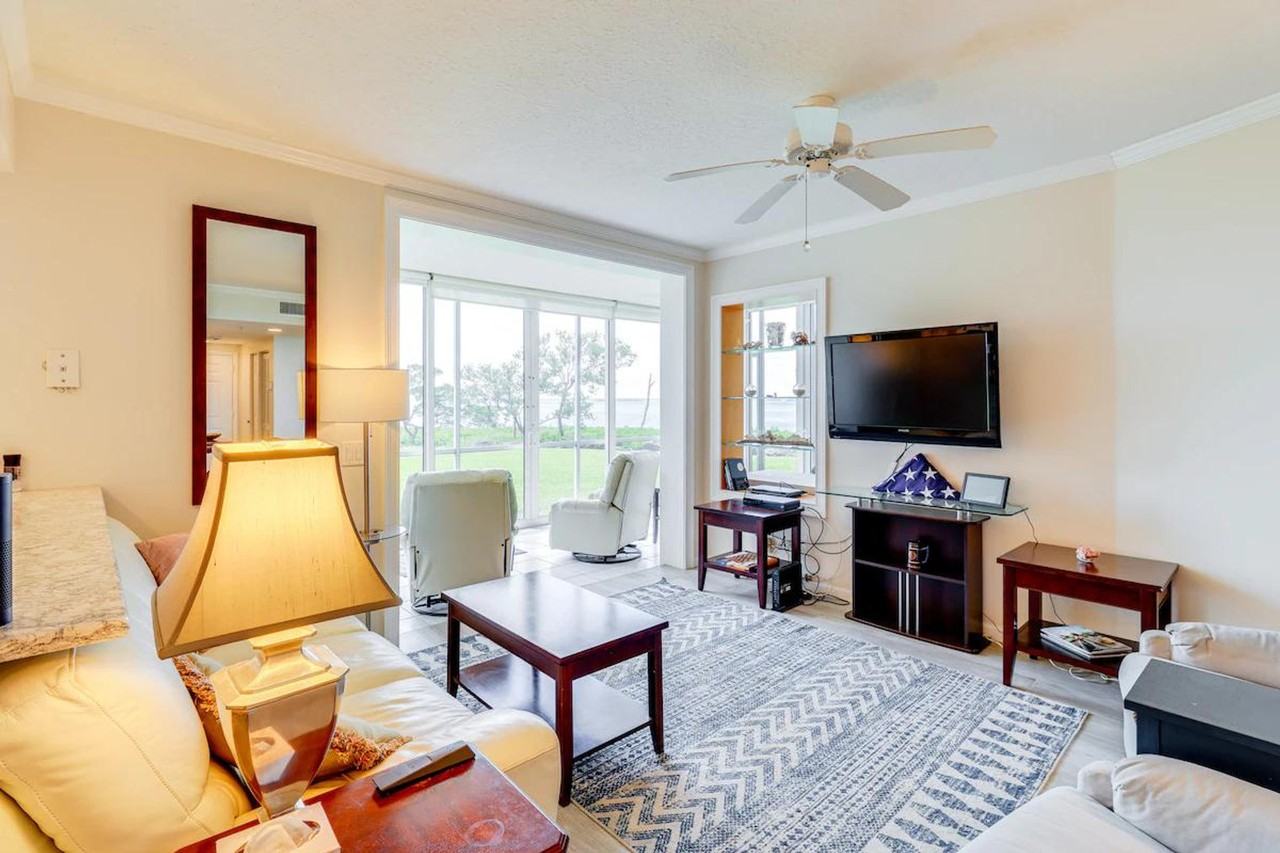 5799 Ne Island Cove Way #1385725P - Photo 6 of 33