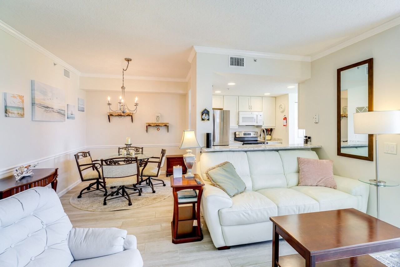 5799 Ne Island Cove Way #1385725P - Photo 7 of 33