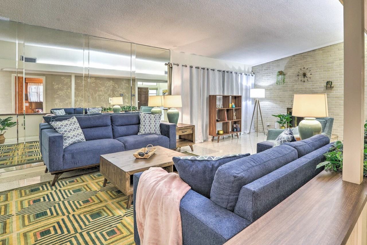 1412 Country Club Rd N #1385607P - Photo 4 of 31