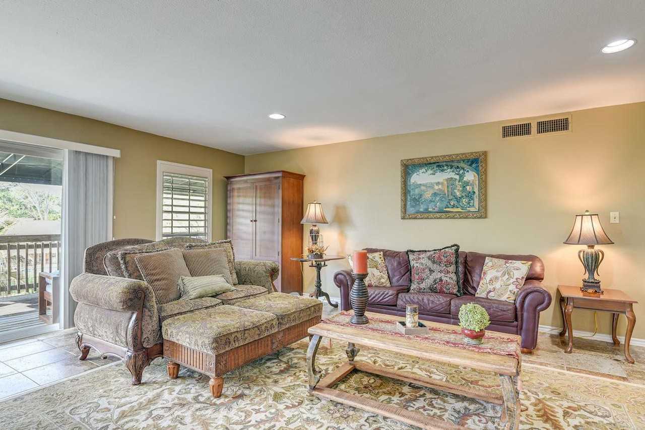 18654 Martinique Dr #1386158P - Photo 4 of 35