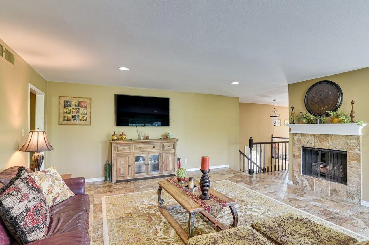 18654 Martinique Dr #1386158P - Photo 5 of 35