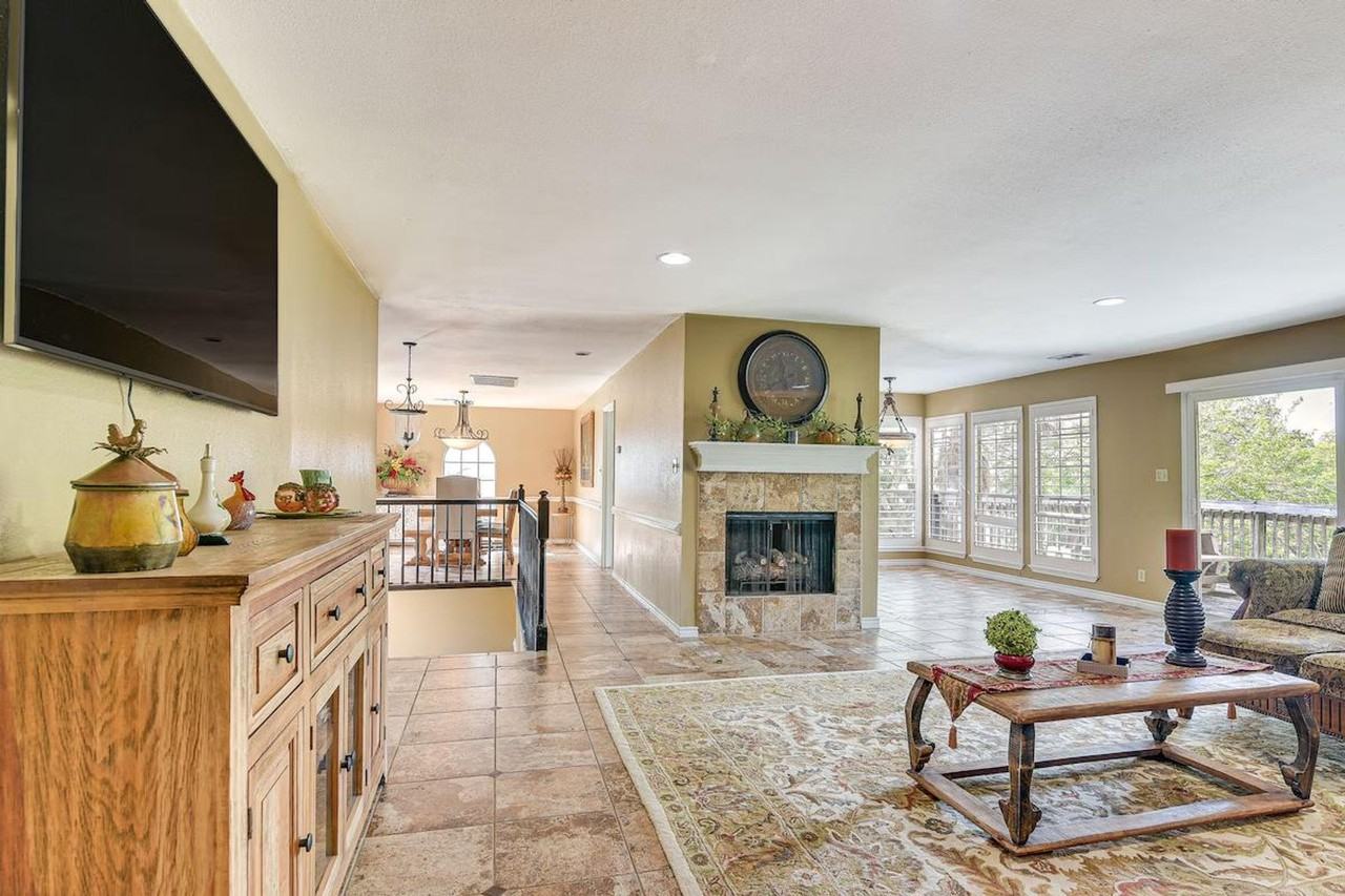 18654 Martinique Dr #1386158P - Photo 6 of 35