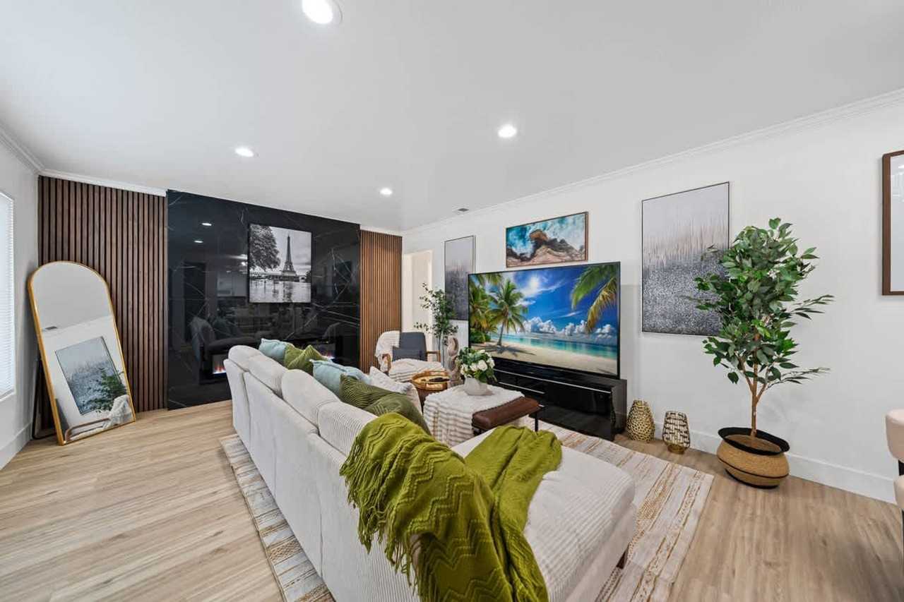 606 S Sunshine Ave #1465022P - Photo 5 of 50