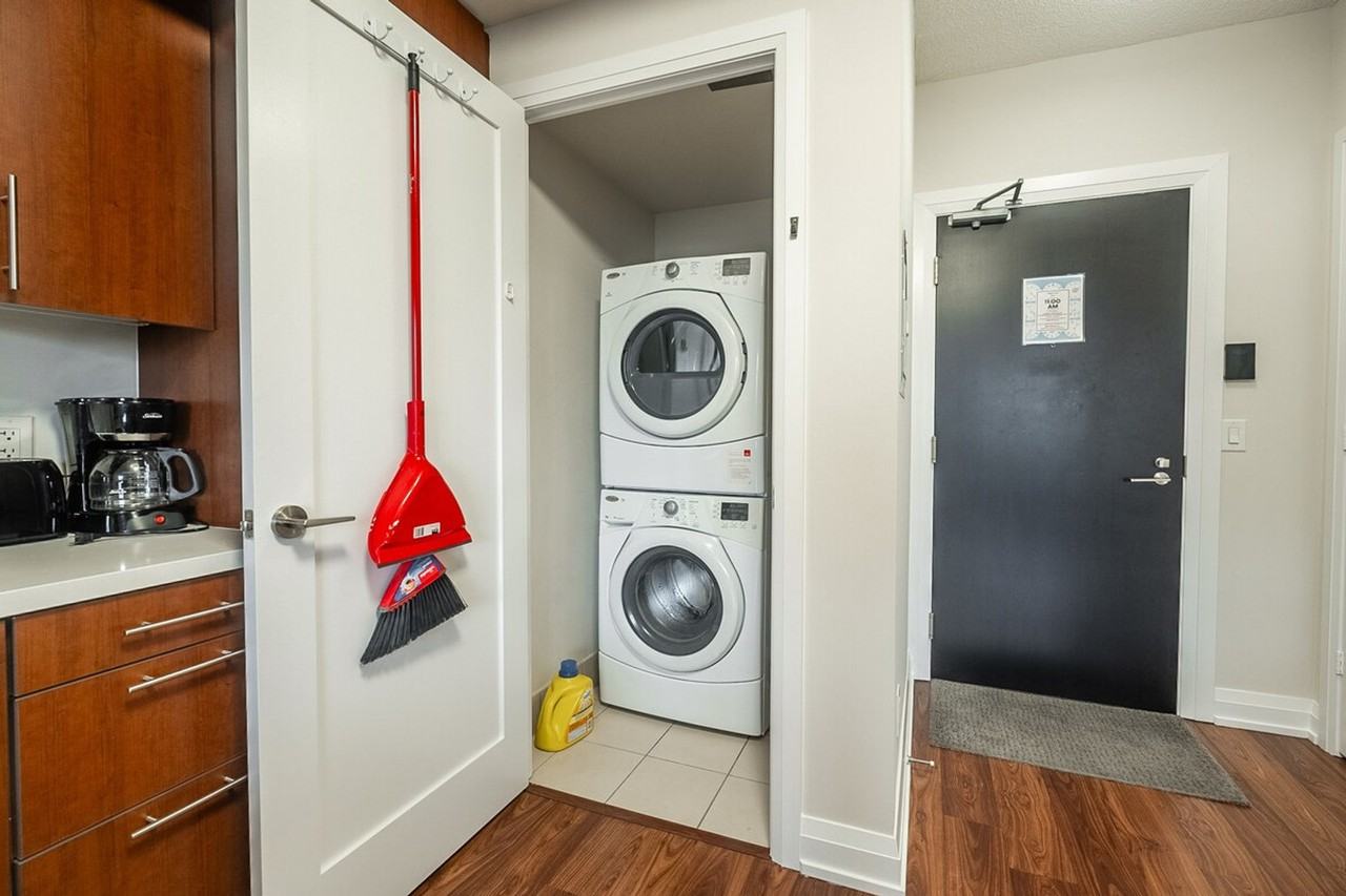 4714 Yonge St #1471352P - Photo 4 of 11