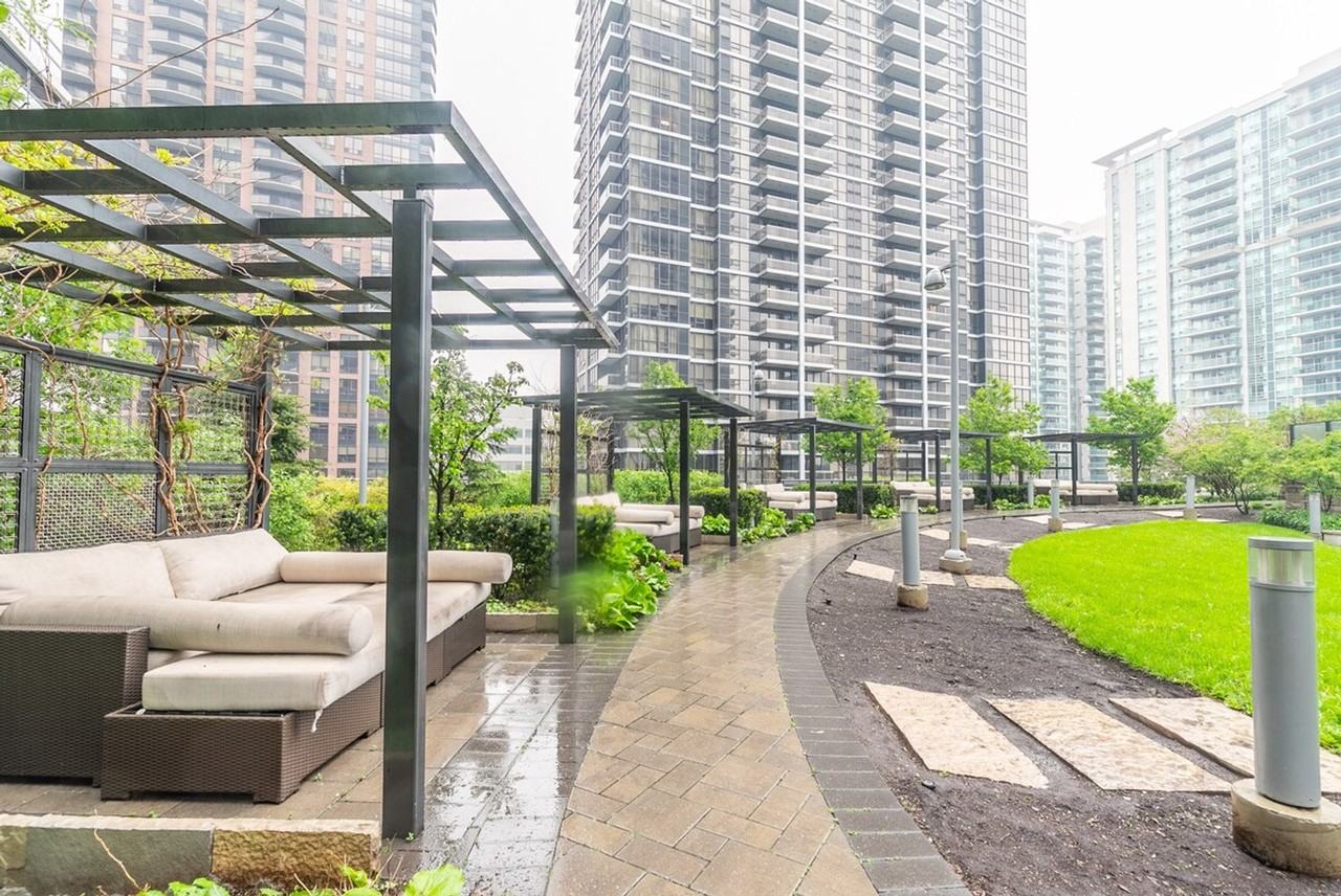 4714 Yonge St #1471352P - Photo 6 of 11