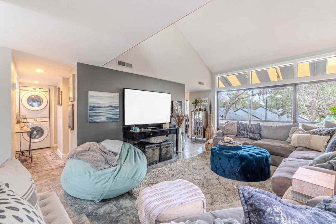 137 Cordillo Parkway - Photo 2 of 37