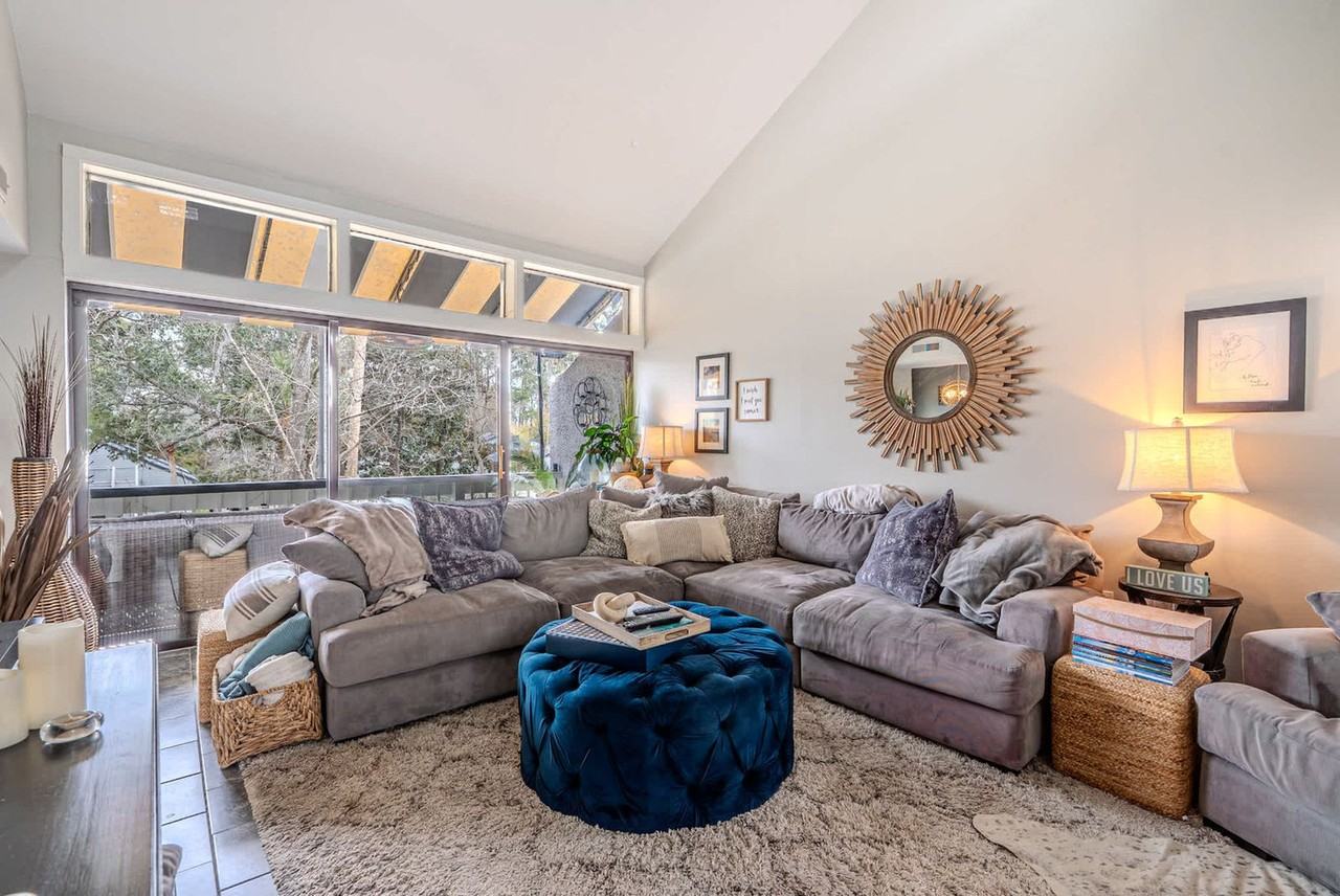 137 Cordillo Parkway - Photo 4 of 37