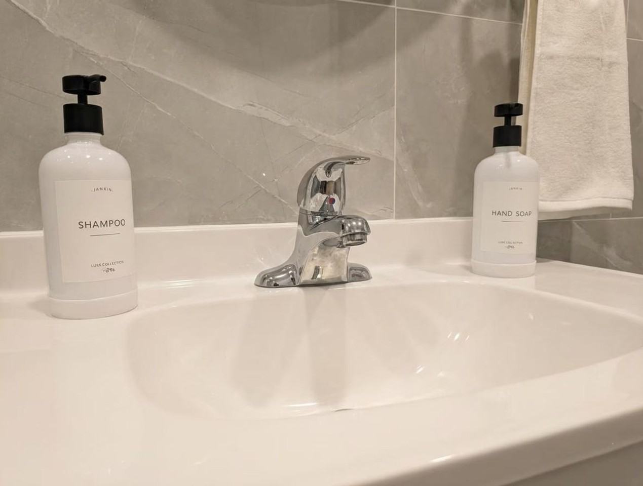 4665 Rue Guénette #1473541P - Photo 4 of 13