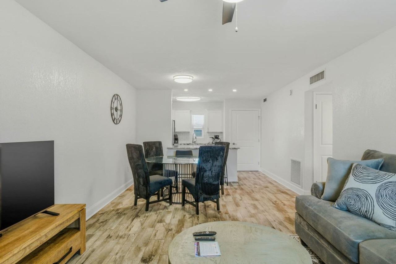 3909 W Cleveland St #1471504P - Photo 5 of 47