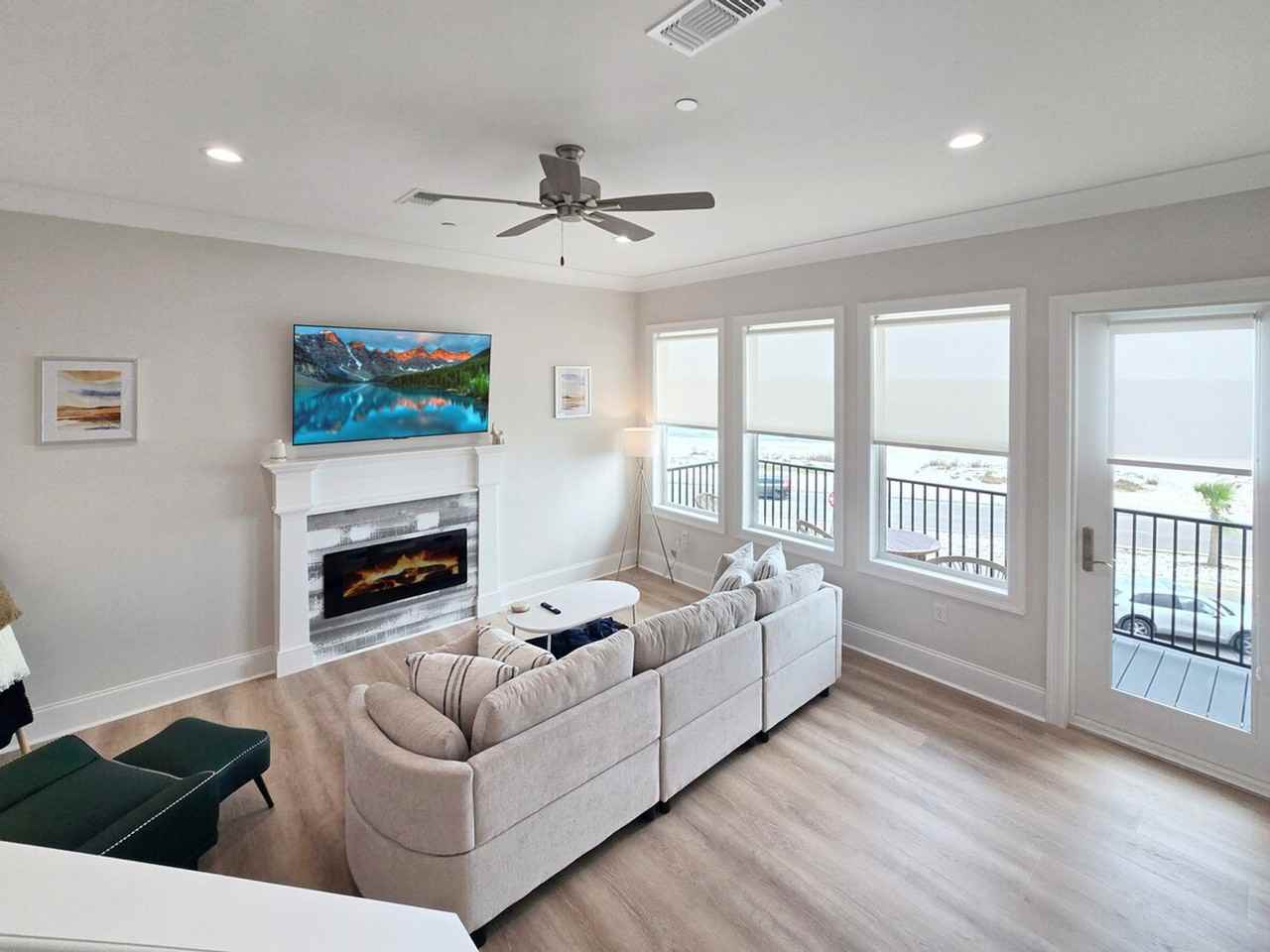 996 W Beach Blvd #1473610P - Photo 2 of 25