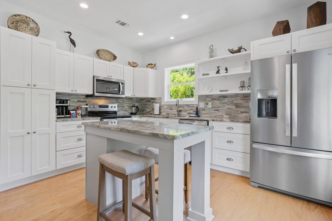 111 Eleanor Ave #1473635P - Photo 5 of 35