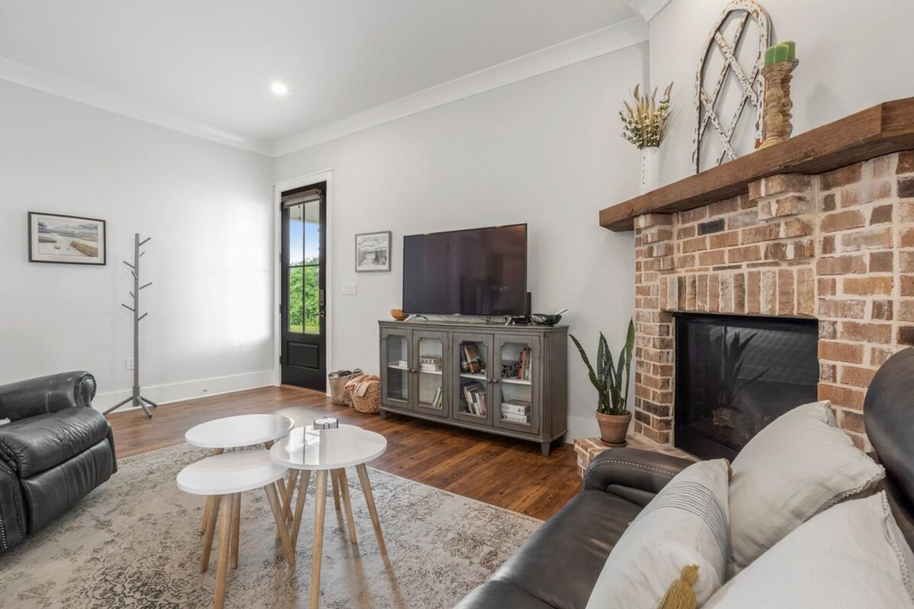 164 Markham Dr #1473627P - Photo 3 of 43