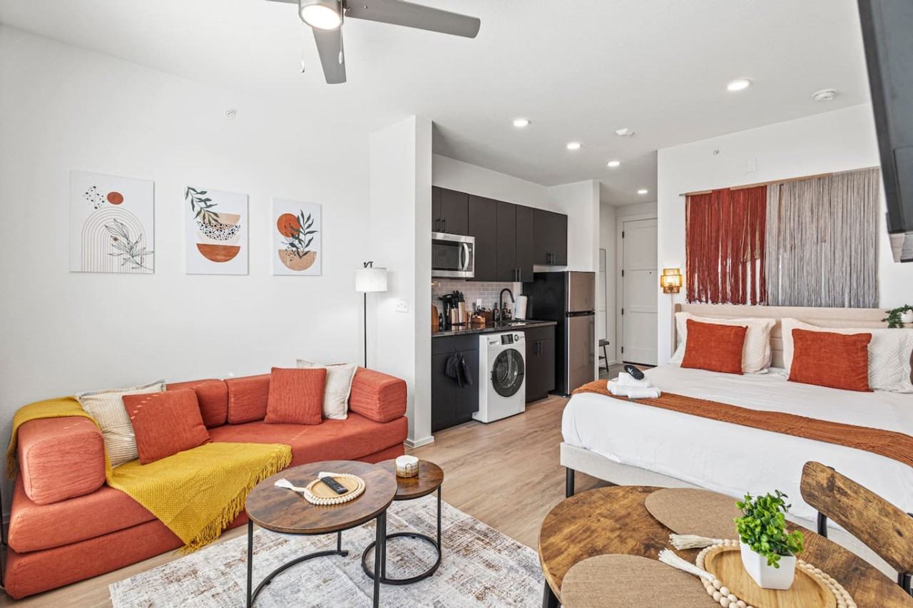 596 W 9th St #1491166P - Photo 2 of 29