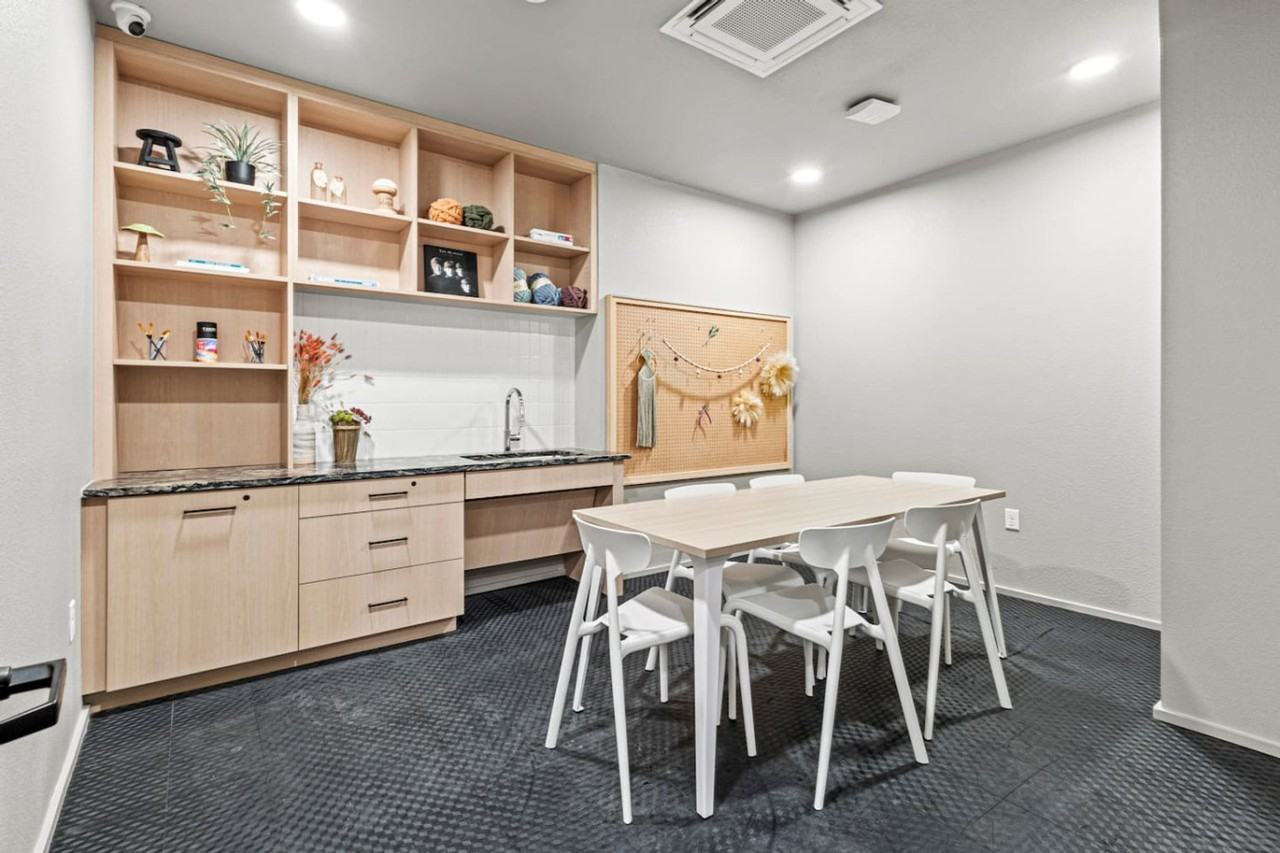 596 W 9th St #1491166P - Photo 7 of 29