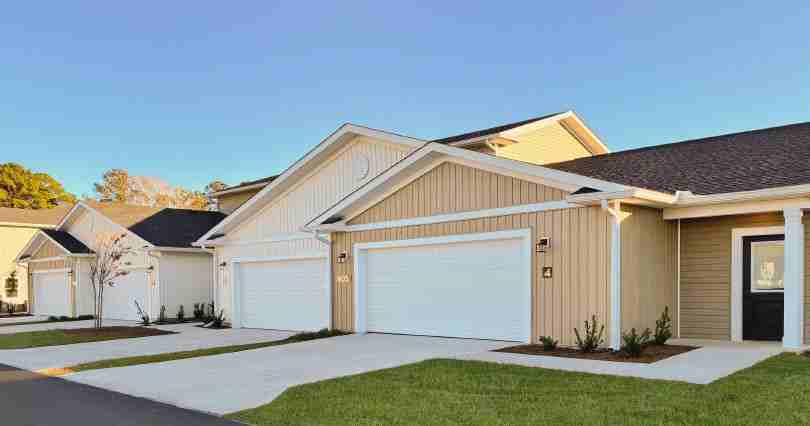 Oak Harbor Village - Photo 2 of 25