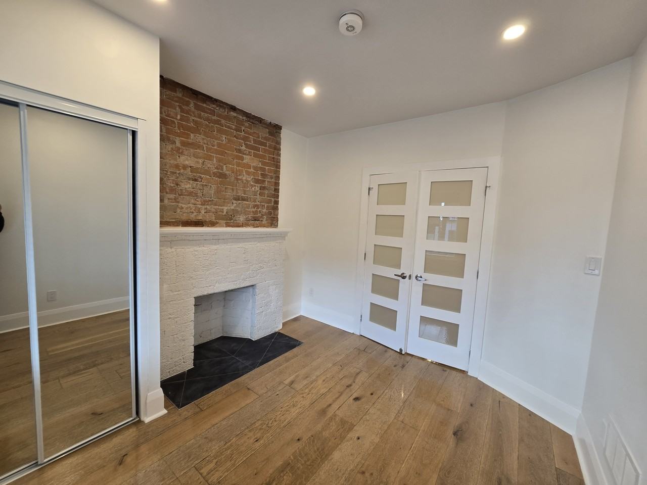 1174 Davenport Road #1 - Photo 4 of 17