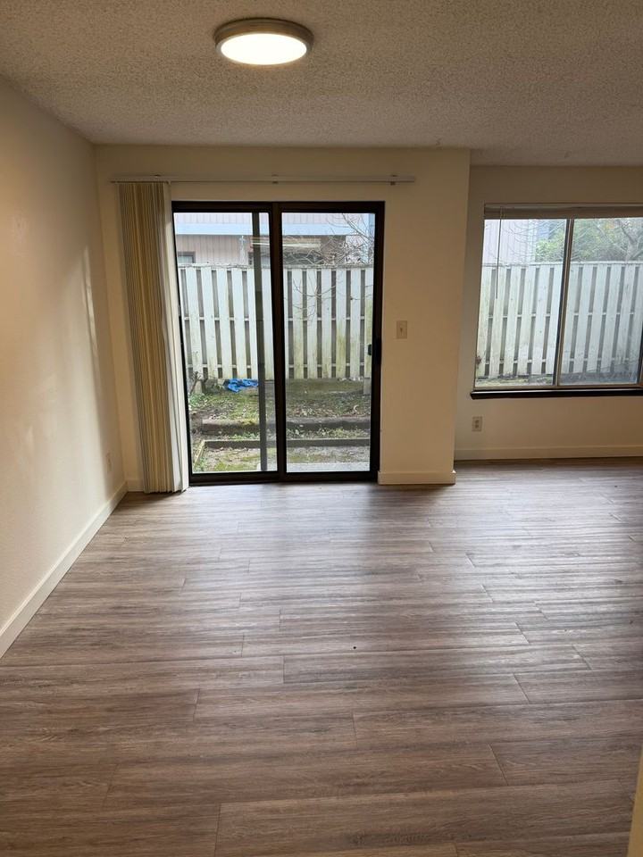 Strawberry Patch in Bellevue - Photo 5 of 44